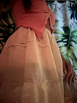 Snapshot of LilliThelo chatting on November 10, 3:05 am LilliThelo online show from November 10, 3:05 am