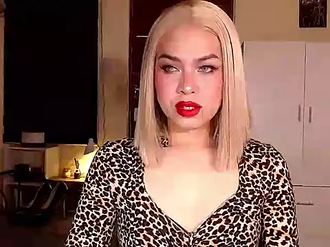 MistressLuna1 online show from March 22, 9:21 pm