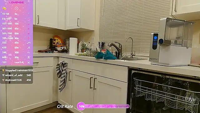 Blondiewithanass online show from March 12, 10:37 am