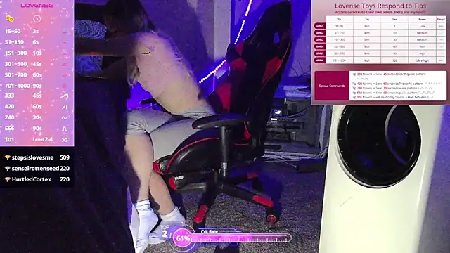 Blondiewithanass online show from March 14, 5:24 pm