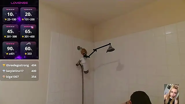 Blondiewithanass online show from October 30, 11:38 pm