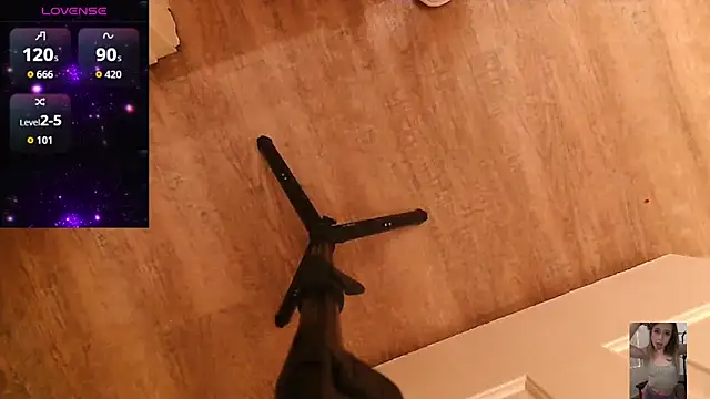 Blondiewithanass online show from December 20, 7:26 am