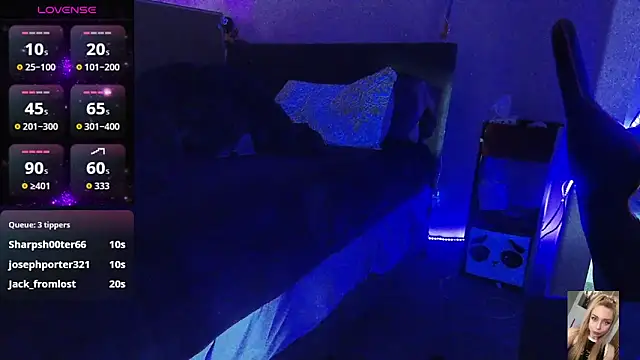 Blondiewithanass online show from December 23, 4:10 am