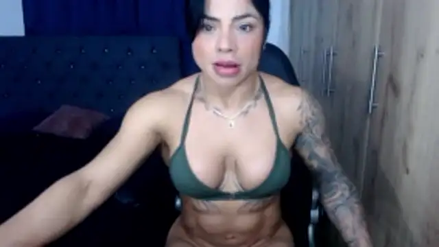 beautifulunna  online show from June 12, 5:28 am