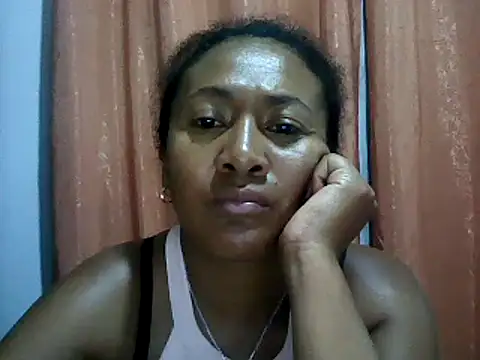 Snapshot of sexyladii chatting on March 17, 4:54 pm sexyladii online show from March 17, 4:54 pm