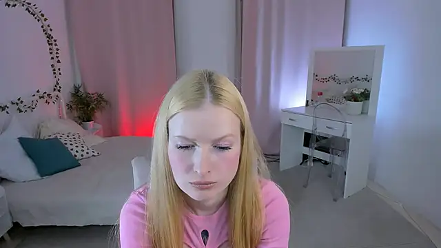 Laly Peach online show from October 2, 1:07 pm