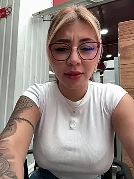 DIANITA 1988 online show from December 18, 3:55 pm