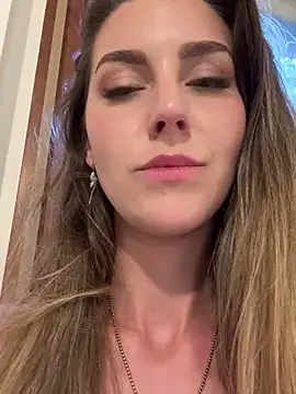 Snapshot of nicole_98 chatting on April 18, 3:49 pm nicole 98 online show from April 18, 3:49 pm