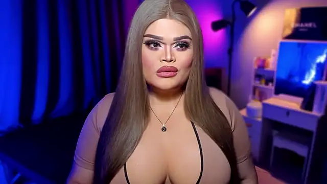 KarolinaThompson online show from December 8, 7:43 pm