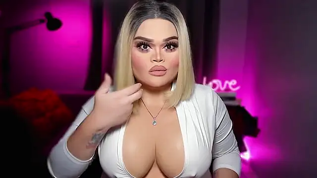 KarolinaThompson online show from February 18, 5:36 am