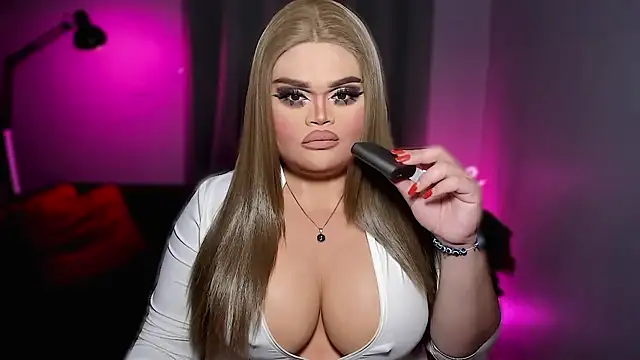 KarolinaThompson online show from April 7, 4:35 am