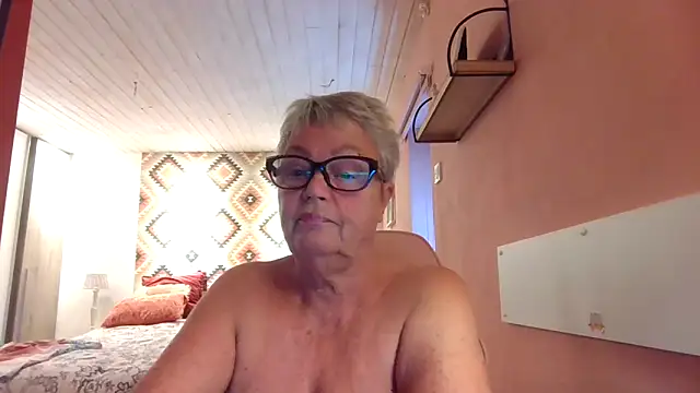 Snapshot of GrannyChrissy68 chatting on September 13, 12:27 pm GrannyChrissy68 online show from September 13, 12:27 pm