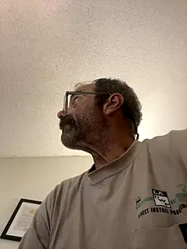 Snapshot of Trainee2Bpeed chatting on September 13, 7:57 pm Trainee2Bpeed online show from September 13, 7:57 pm