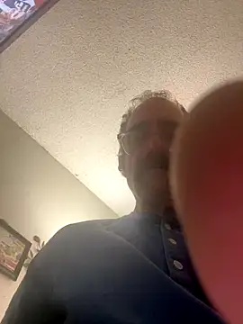 Snapshot of Trainee2Bpeed chatting on September 21, 6:26 am Trainee2Bpeed online show from September 21, 6:26 am