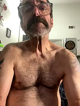 Snapshot of Trainee2Bpeed chatting on October 28, 7:45 am Trainee2Bpeed online show from October 28, 7:45 am