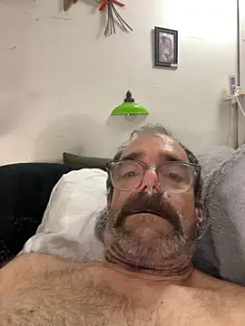 Snapshot of Trainee2Bpeed chatting on October 29, 10:39 am Trainee2Bpeed online show from October 29, 10:39 am