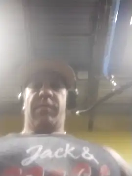 Snapshot of trucker1979 chatting on November 22, 9:52 am trucker1979 online show from November 22, 9:52 am