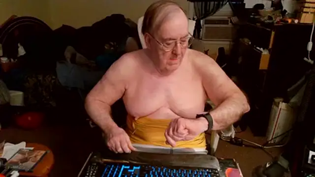 Snapshot of Toastir chatting on March 17, 4:21 pm Toastir online show from March 17, 4:21 pm