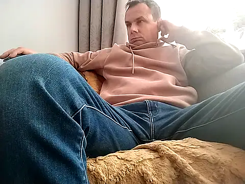 grzes19763 online show from October 20, 8:15 am