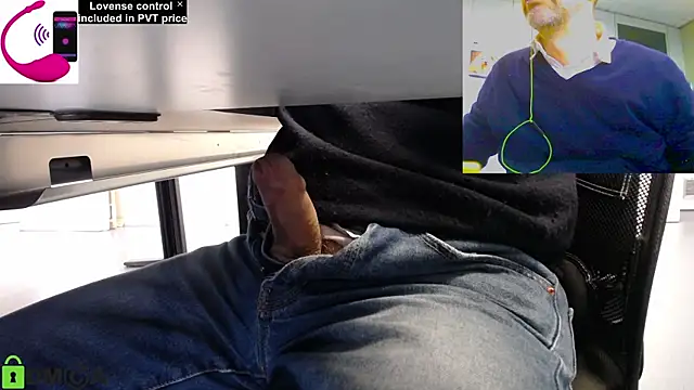 Snapshot of pliko chatting on January 13, 10:42 am pliko online show from January 13, 10:42 am