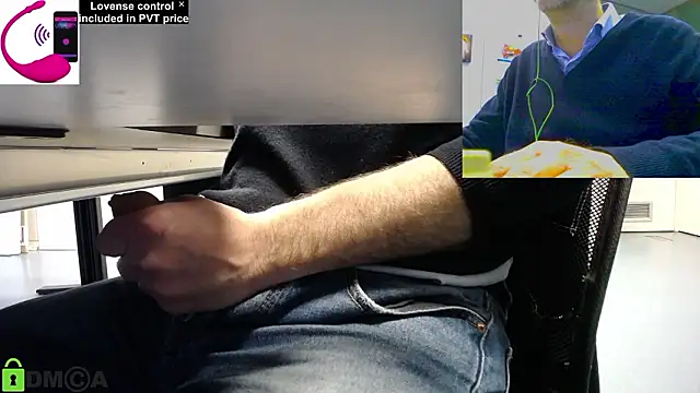 Snapshot of pliko chatting on February 4, 9:37 am pliko online show from February 4, 9:37 am