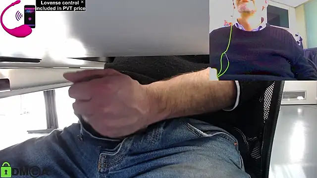 Snapshot of pliko chatting on February 5, 2:11 pm pliko online show from February 5, 2:11 pm