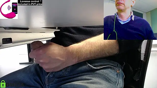 Snapshot of pliko chatting on March 12, 9:26 am pliko online show from March 12, 9:26 am