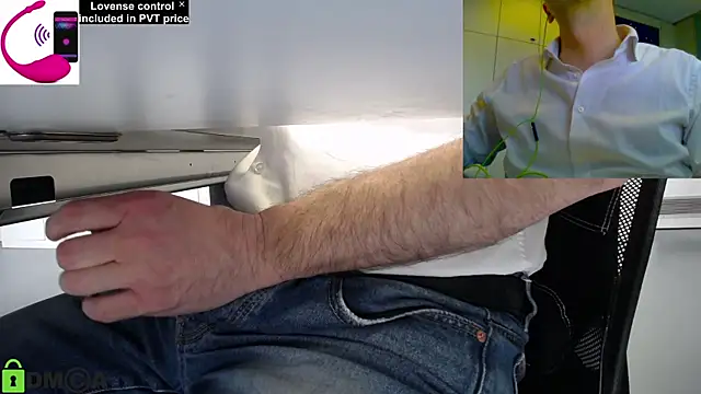 Snapshot of pliko chatting on April 9, 1:38 pm pliko online show from April 9, 1:38 pm