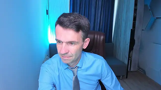 Snapshot of SteveTiger chatting on October 9, 10:57 am SteveTiger online show from October 9, 10:57 am