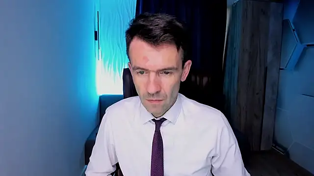 Snapshot of SteveTiger chatting on October 14, 11:33 am SteveTiger online show from October 14, 11:33 am