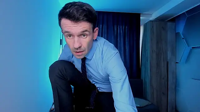 Snapshot of SteveTiger chatting on October 15, 12:49 pm SteveTiger online show from October 15, 12:49 pm