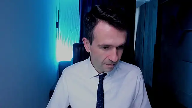 Snapshot of SteveTiger chatting on October 20, 1:22 pm SteveTiger online show from October 20, 1:22 pm