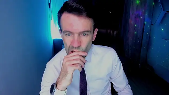 Snapshot of SteveTiger chatting on October 26, 3:23 am SteveTiger online show from October 26, 3:23 am