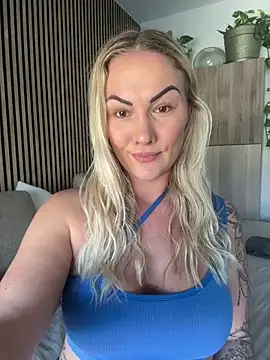 Snapshot of NastyMilf_ chatting on February 12, 9:48 am NastyMilf online show from February 12, 9:48 am