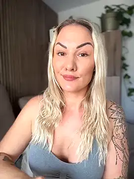 Snapshot of NastyMilf_ chatting on February 27, 9:42 am NastyMilf online show from February 27, 9:42 am