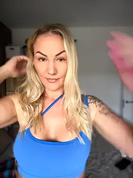 Snapshot of NastyMilf_ chatting on March 2, 9:16 am NastyMilf online show from March 2, 9:16 am