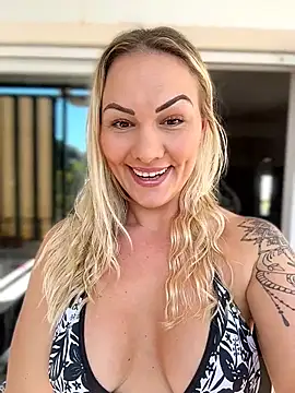 Snapshot of NastyMilf_ chatting on March 16, 10:41 am NastyMilf online show from March 16, 10:41 am