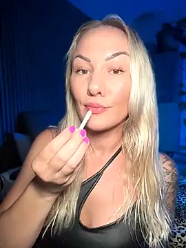 Snapshot of NastyMilf_ chatting on March 21, 7:39 pm NastyMilf online show from March 21, 7:39 pm