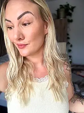 Snapshot of NastyMilf_ chatting on March 24, 9:47 am NastyMilf online show from March 24, 9:47 am