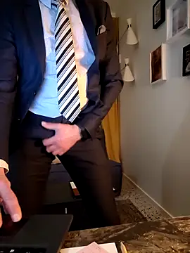 Snapshot of Justforoneday chatting on February 4, 9:31 pm Justforoneday online show from February 4, 9:31 pm