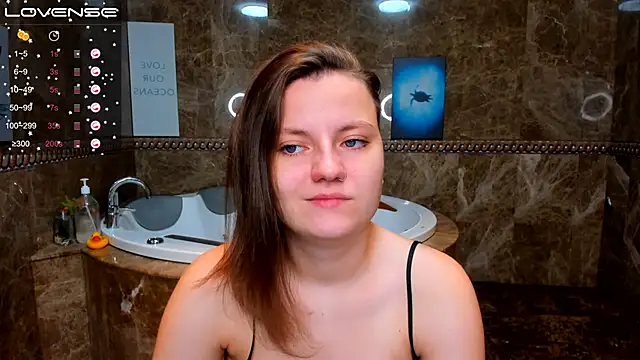 Snapshot of MelindaTin chatting on September 28, 1:11 am MelindaTin online show from September 28, 1:11 am