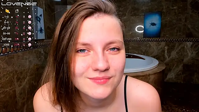 Snapshot of MelindaTin chatting on October 26, 1:44 am MelindaTin online show from October 26, 1:44 am