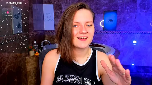 MelindaTin online show from June 6, 12:05 am