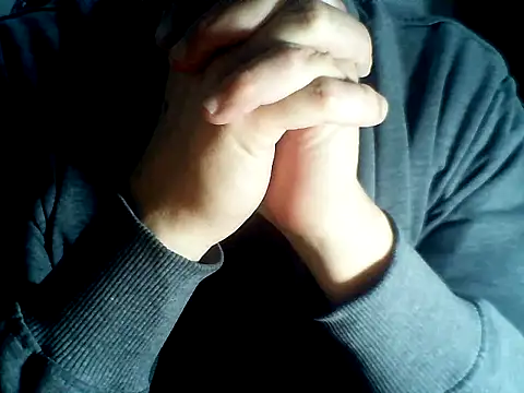 Snapshot of Latinjim29 chatting on December 15, 4:28 am Latinjim29 online show from December 15, 4:28 am