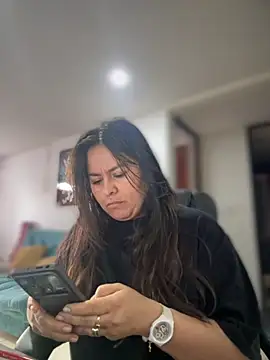 Ixchel Anaid online show from October 18, 2:18 pm