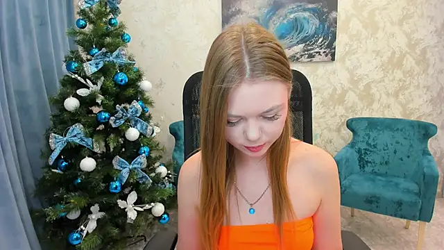 Strawberrye online show from December 11, 11:30 am