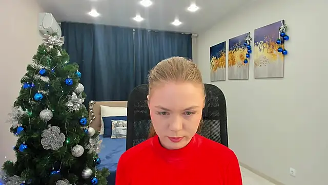 Strawberrye online show from December 17, 11:28 am