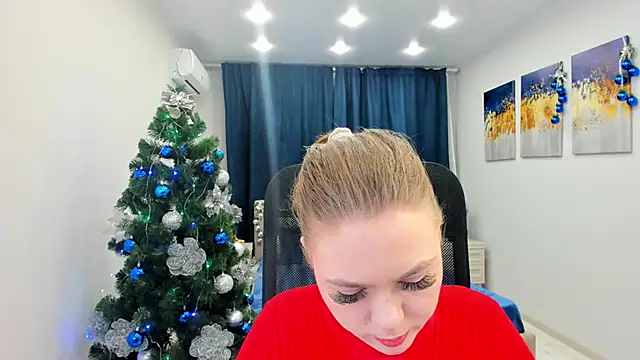 Strawberrye online show from December 28, 2:32 pm