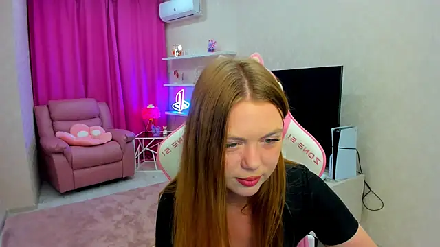 Strawberrye online show from November 15, 3:26 am