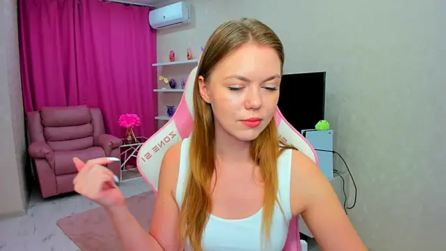 Strawberrye online show from June 9, 3:29 am